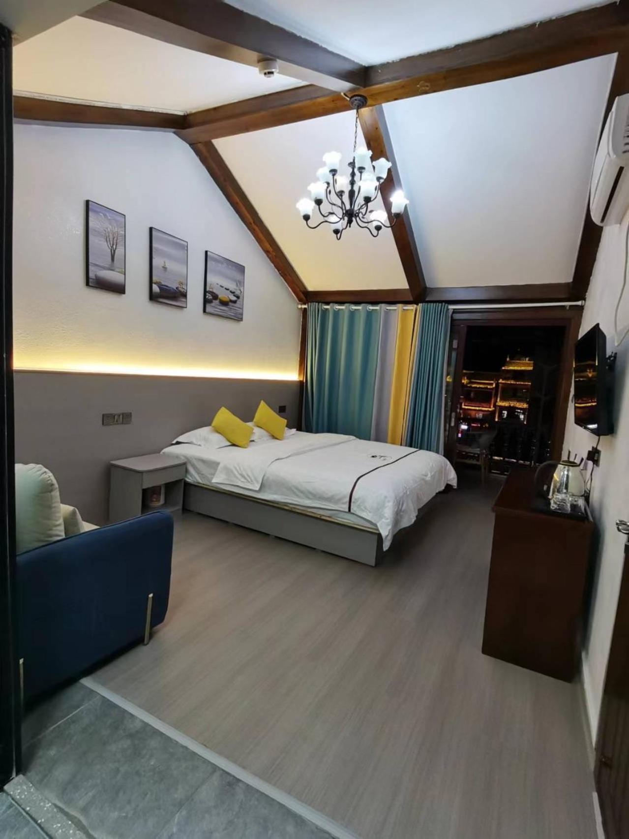 Fenghuang Ancient Town Lazy Cat Riverside Inn Exterior photo