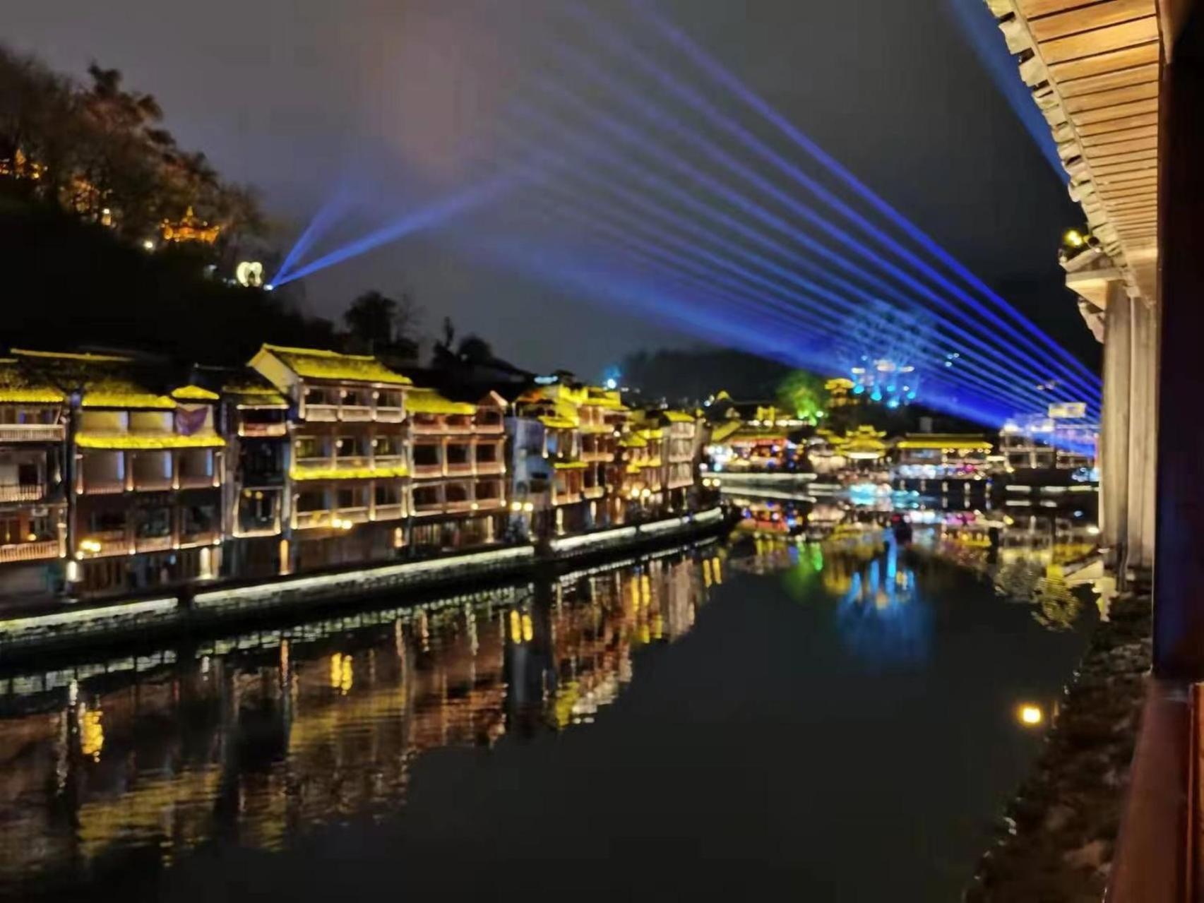 Fenghuang Ancient Town Lazy Cat Riverside Inn Exterior photo