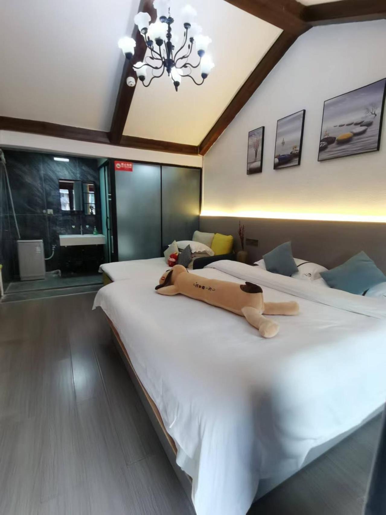 Fenghuang Ancient Town Lazy Cat Riverside Inn Exterior photo